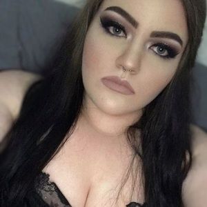 Meet your Posher, Ebony